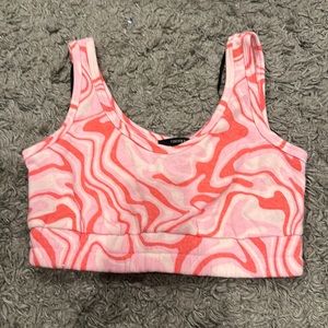 Women’s pink and red swirl tank cropped